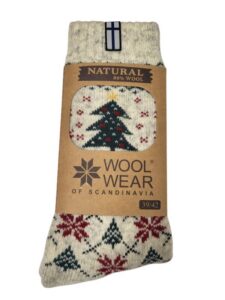 Yllesockor med julgransmotiv – 80% ull